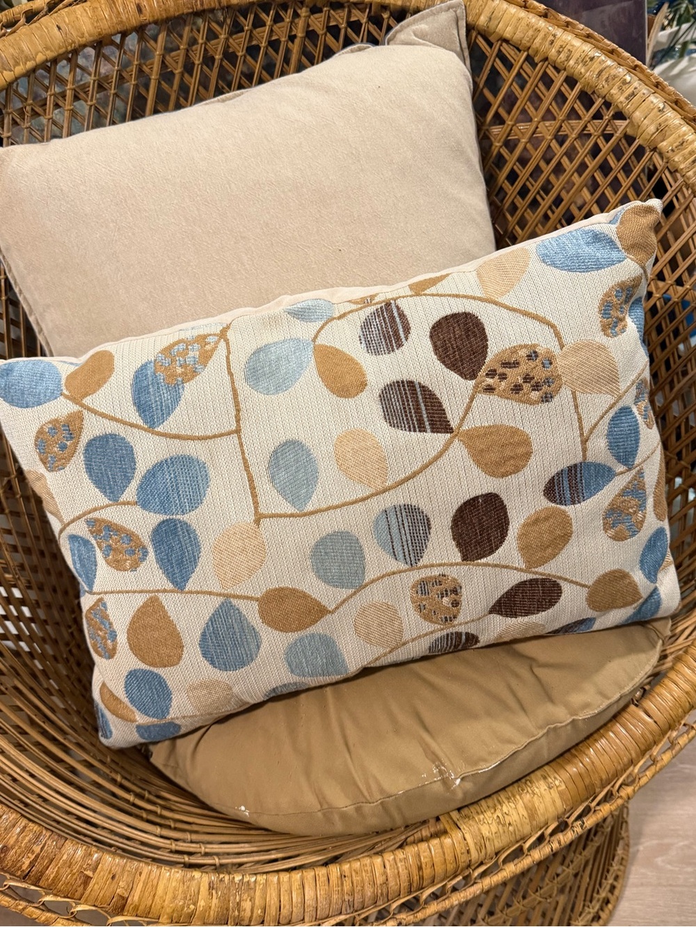 LUXURY LUMBAR BOTANICAL ACCENT PILLOW